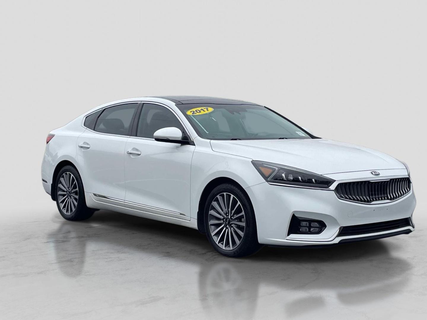 2017 Kia Cadenza Technology's photo