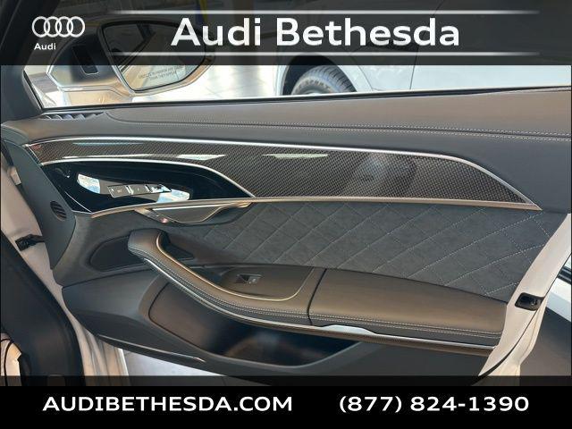 2025 Audi S8 Base - Photo 22