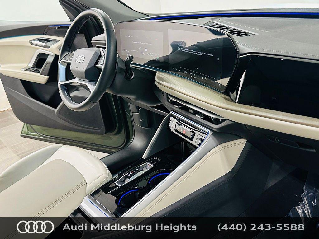 2025 Audi Q5 Premium - Photo 9