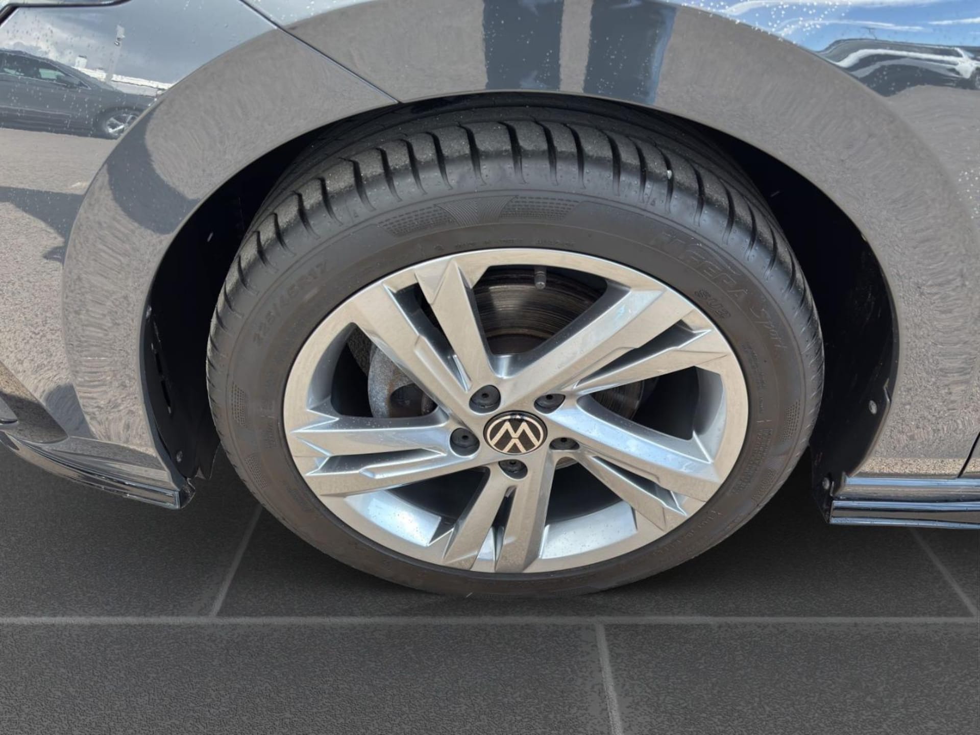 Volkswagen Golf R-Line