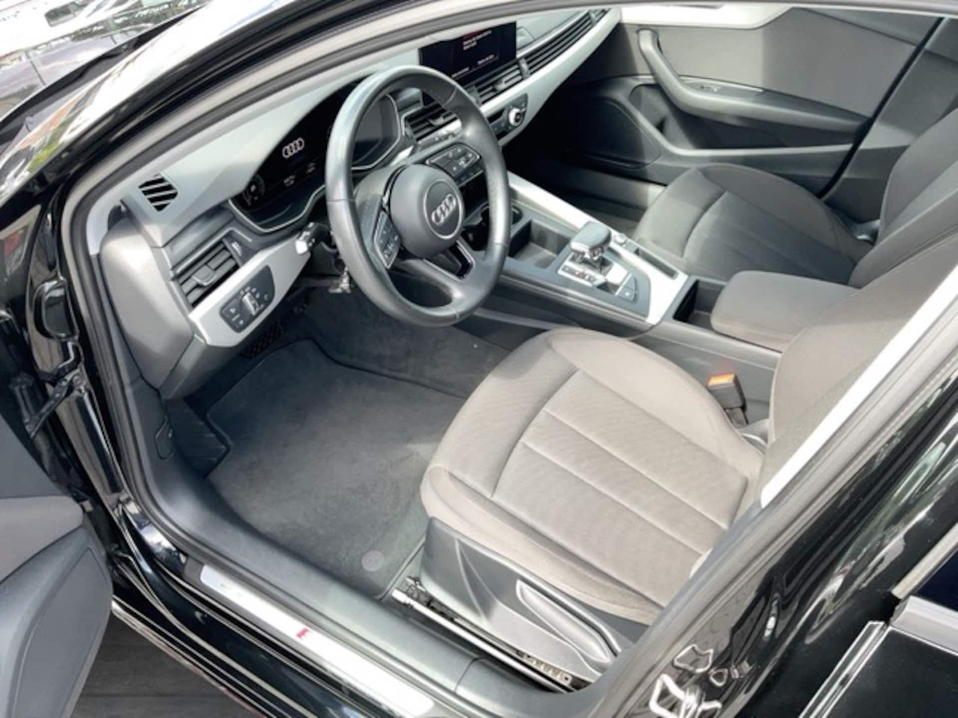 Audi A4 Avant S line