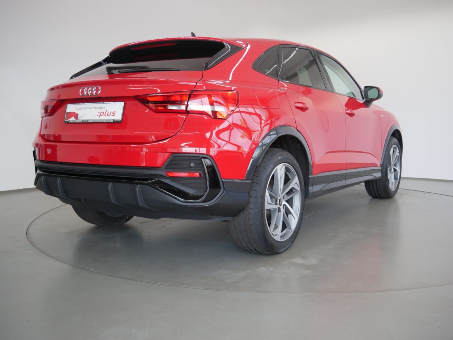 Bild über Audi Q3 Sportback S line 35 TFSI S tronic - für weitere Informationen kontaktieren Sie den Audi Partner