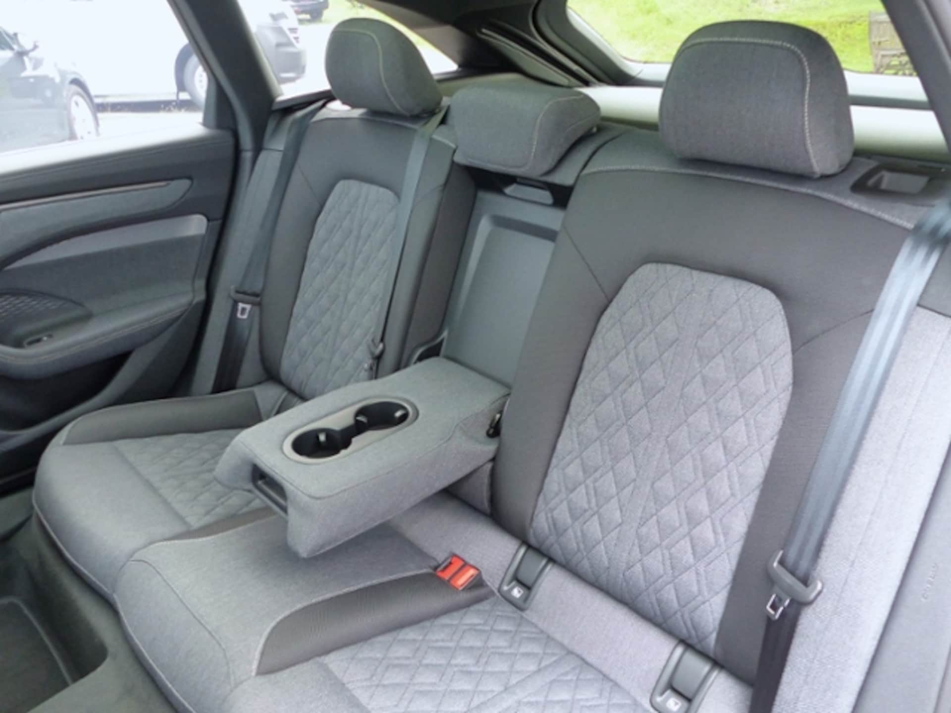 Audi A6 Avant edition one