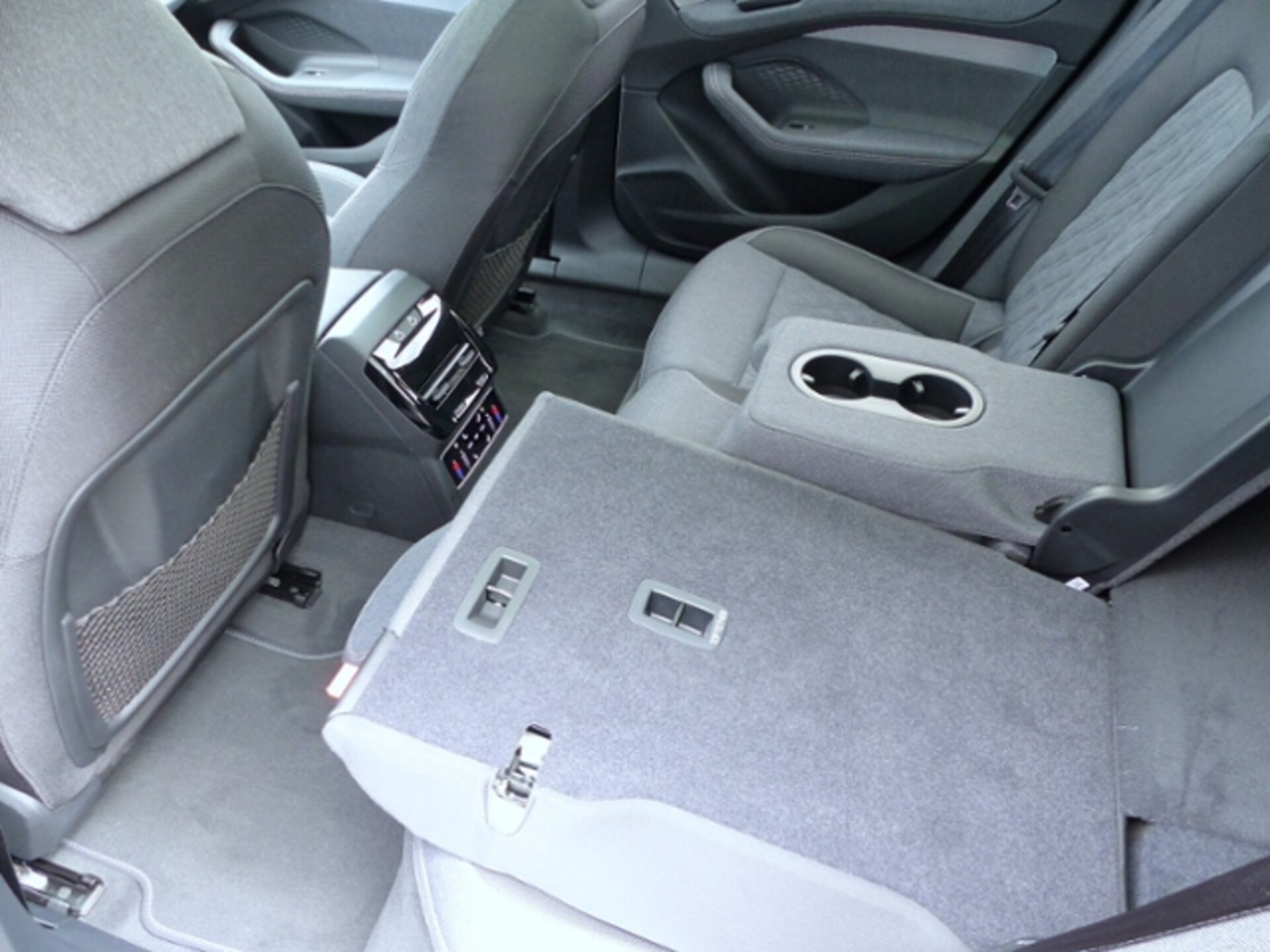 Audi A6 Avant edition one