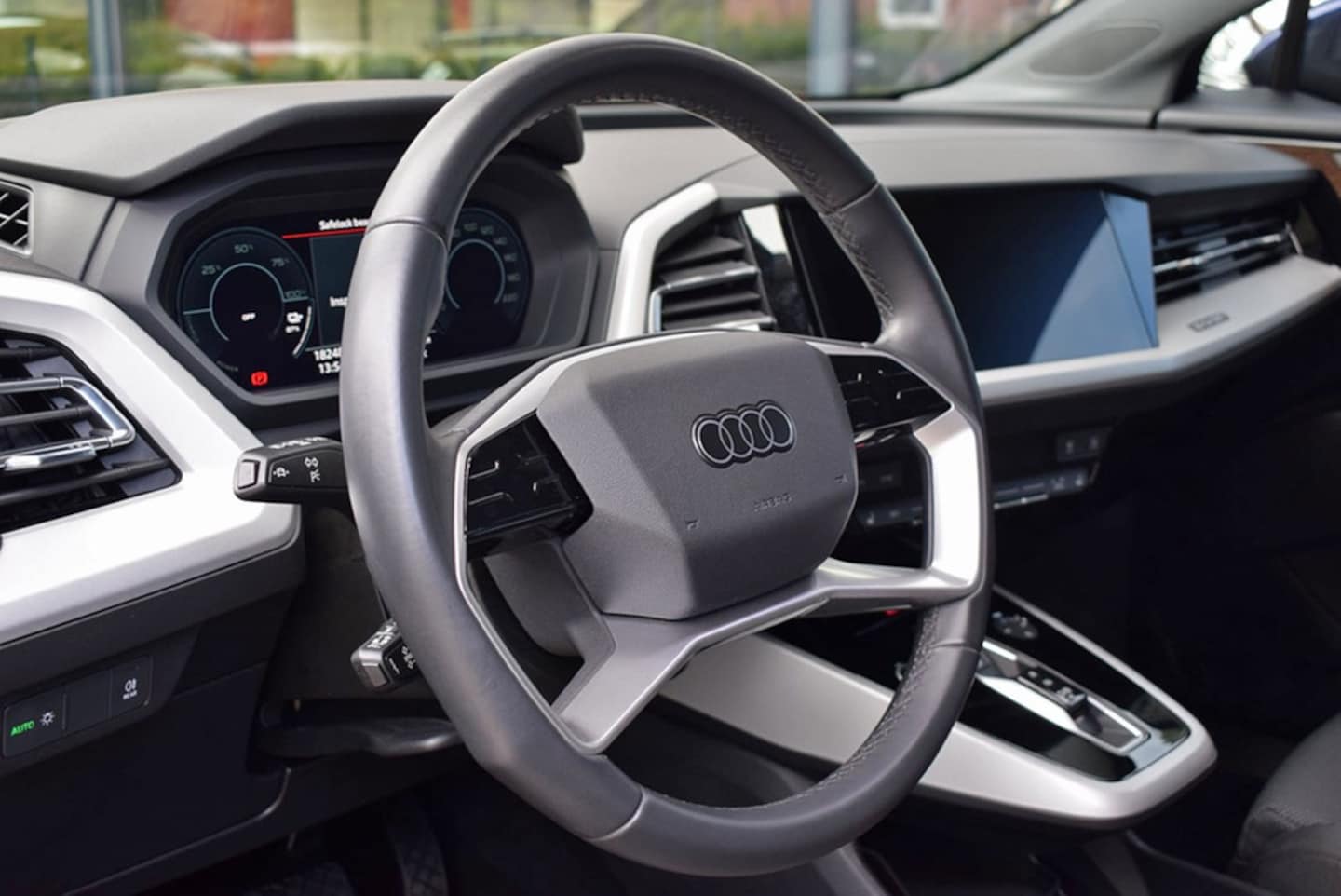 Bild über Audi Q4 e-tron 45 e-tron quattro - für weitere Informationen kontaktieren Sie den Audi Partner