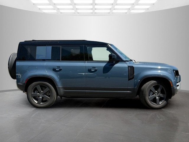 2025 Land Rover Defender