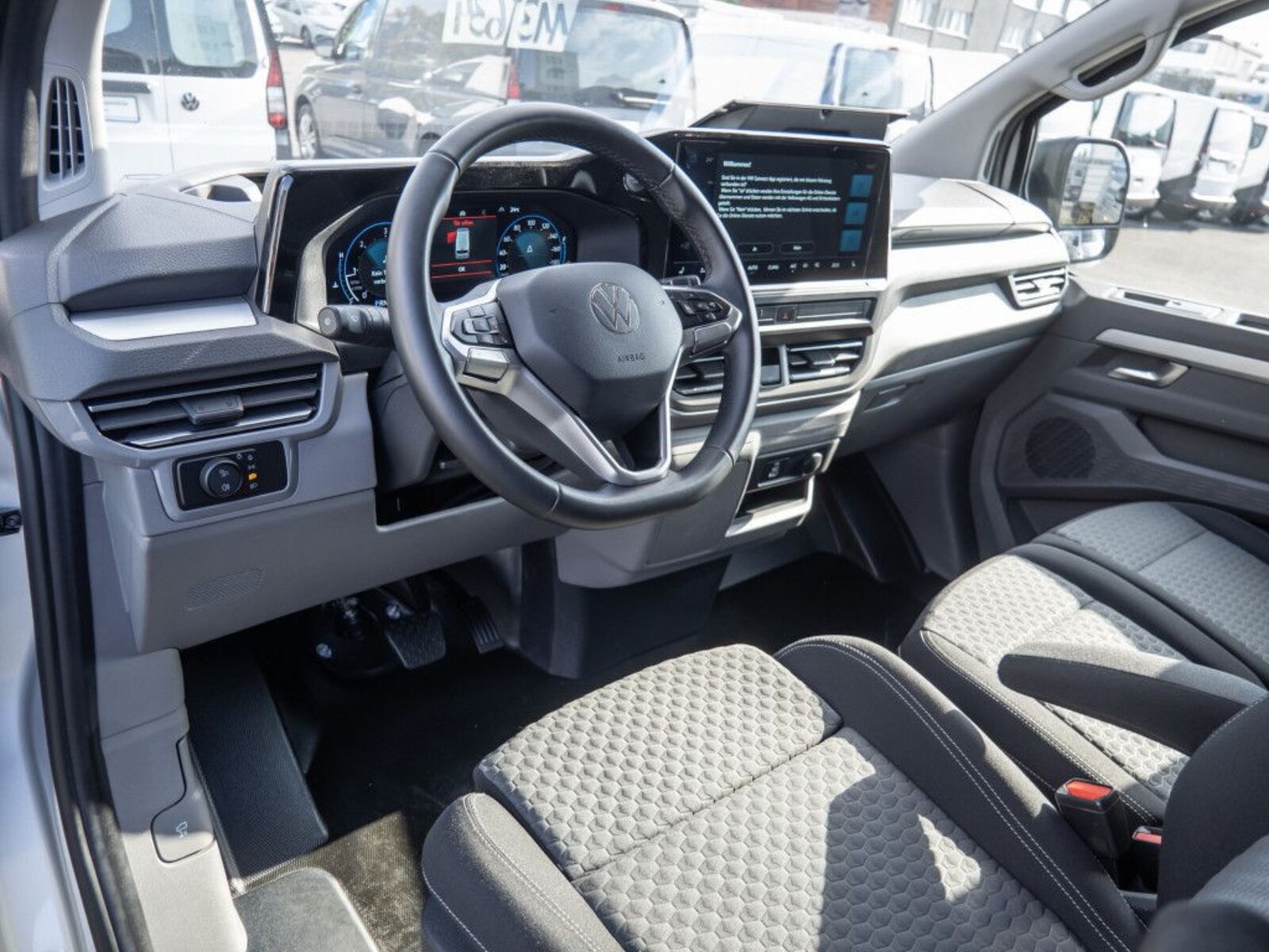 Volkswagen Transporter Kasten langer Radstand – Bild 10