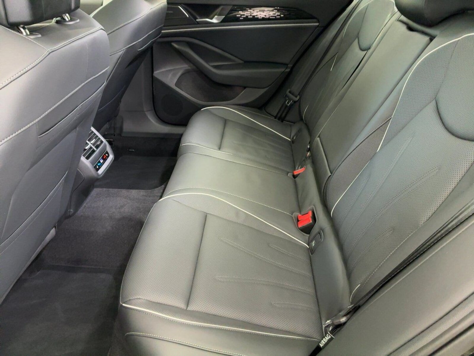 Volkswagen Passat – Bild 7