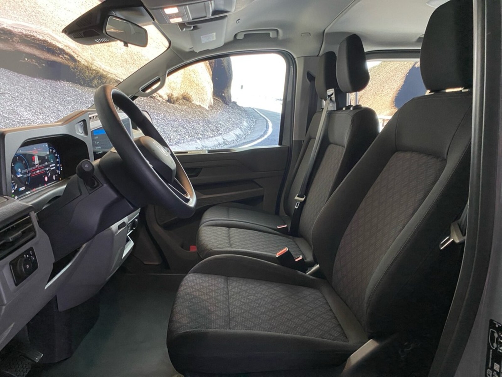 Volkswagen Transporter Kombi kurzer Radstand – Bild 4