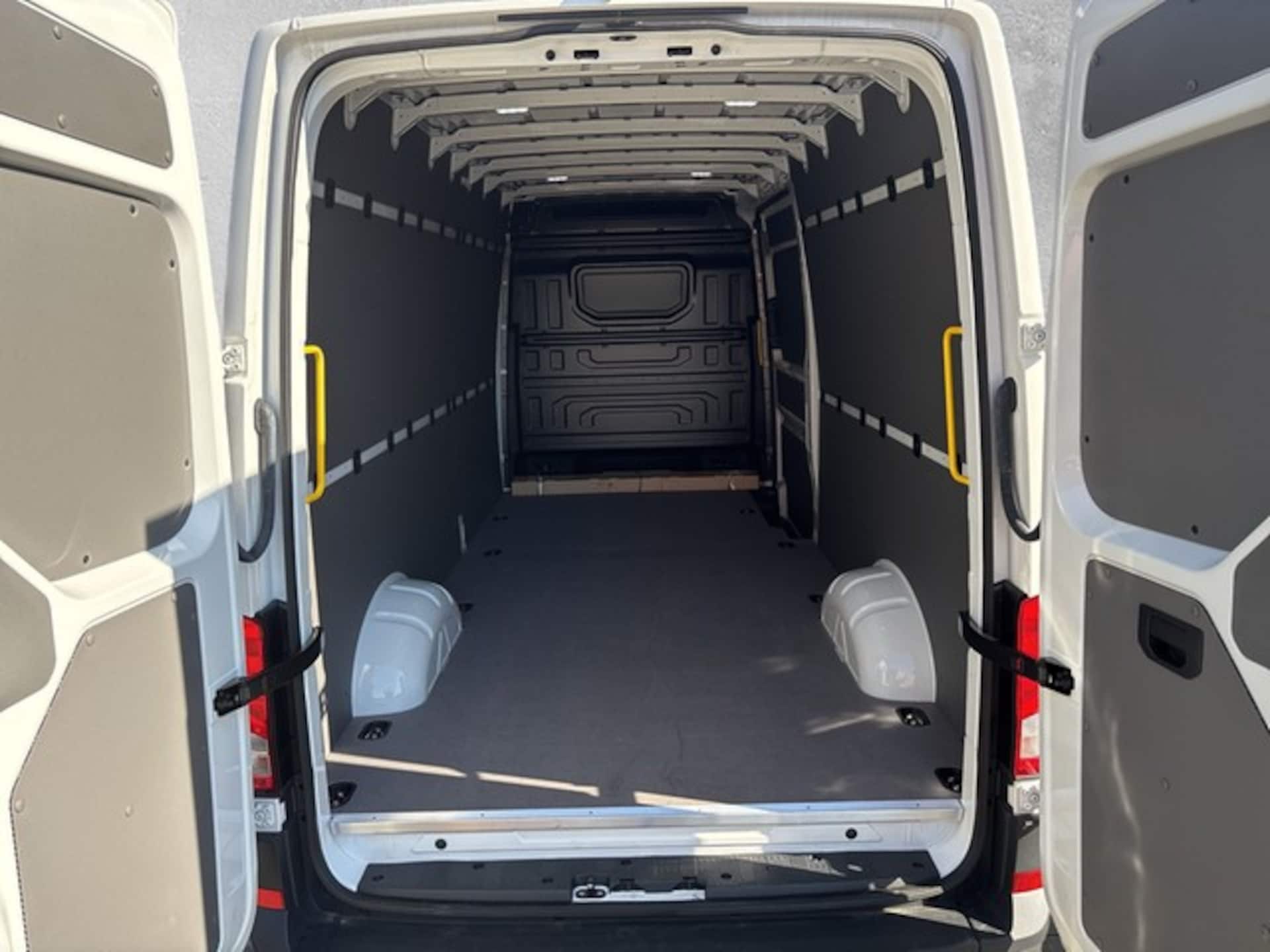 Volkswagen Crafter Kasten langer Radstand