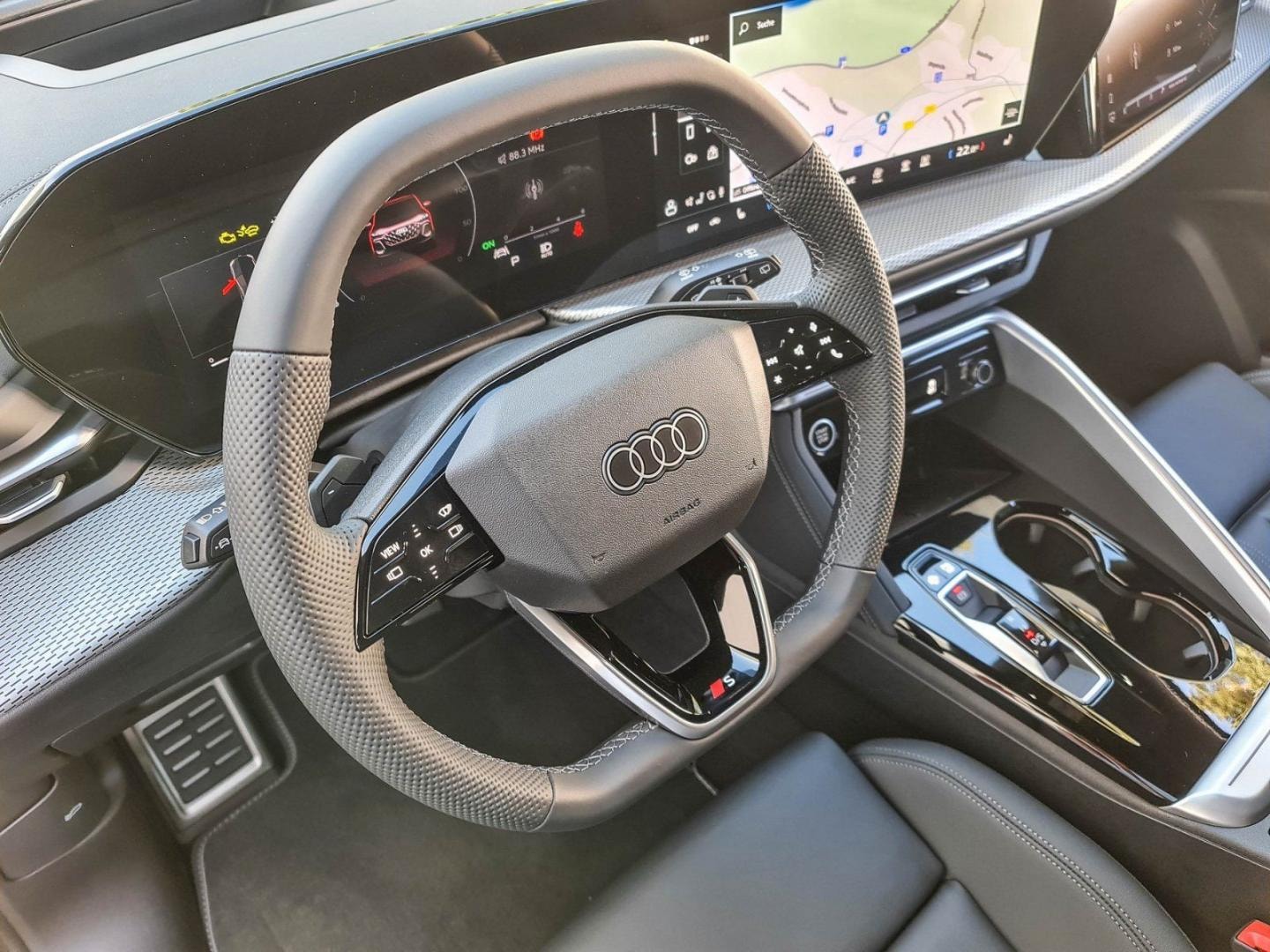 Bild über Audi Q5 SUV TDI quattro 150 kW S tronic - für weitere Informationen kontaktieren Sie den Audi Partner