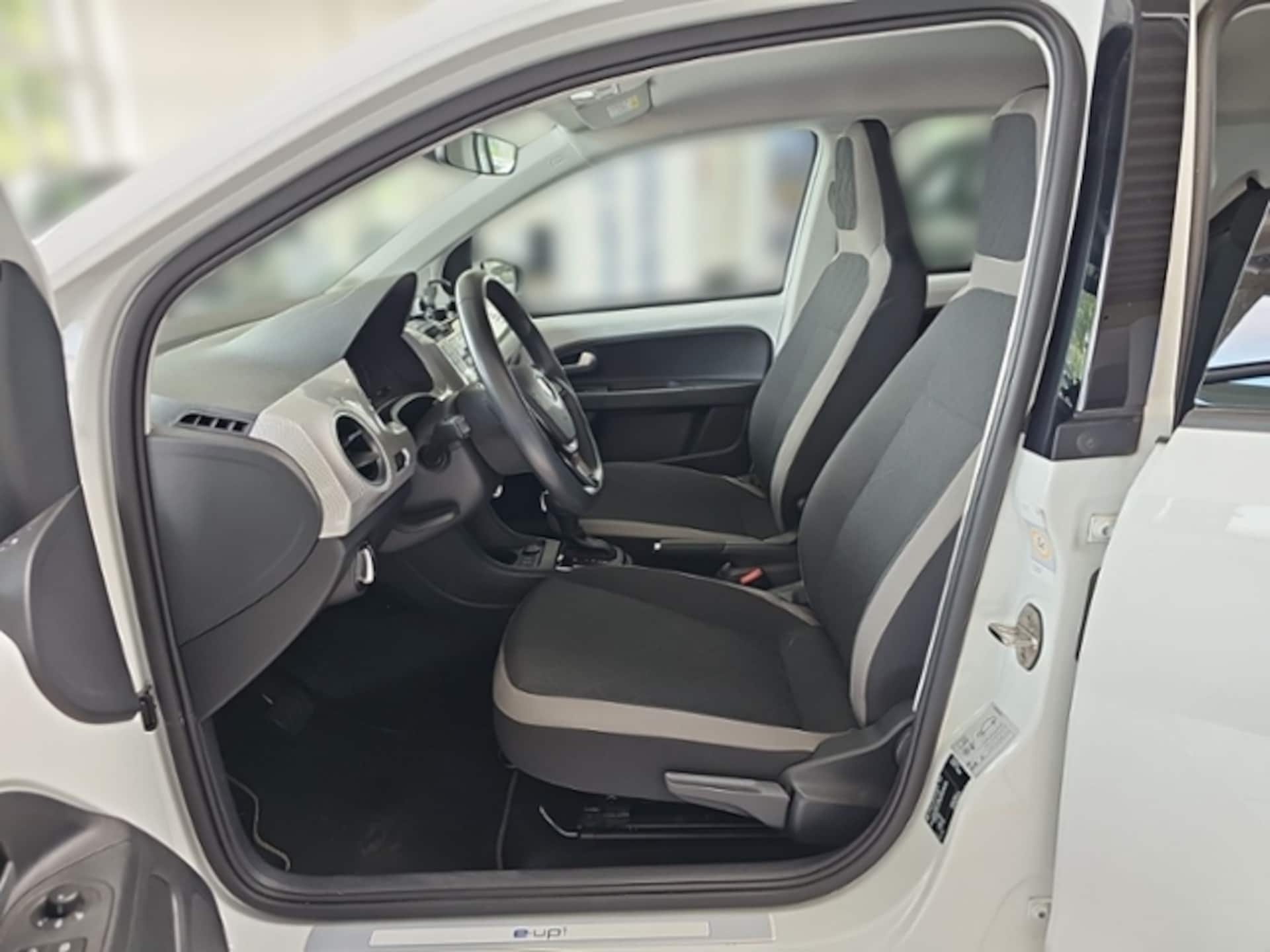 Volkswagen e-up! Style "Plus"