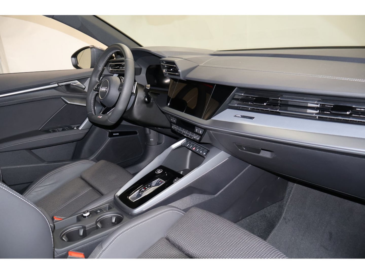 Bild über Audi A3 Sportback S line 35 TDI S tronic - für weitere Informationen kontaktieren Sie den Audi Partner
