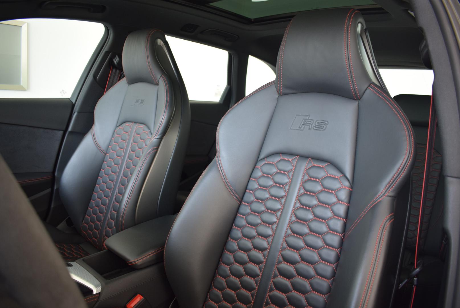 Image about Audi RS 4 Avant TFSI quattro tiptronic