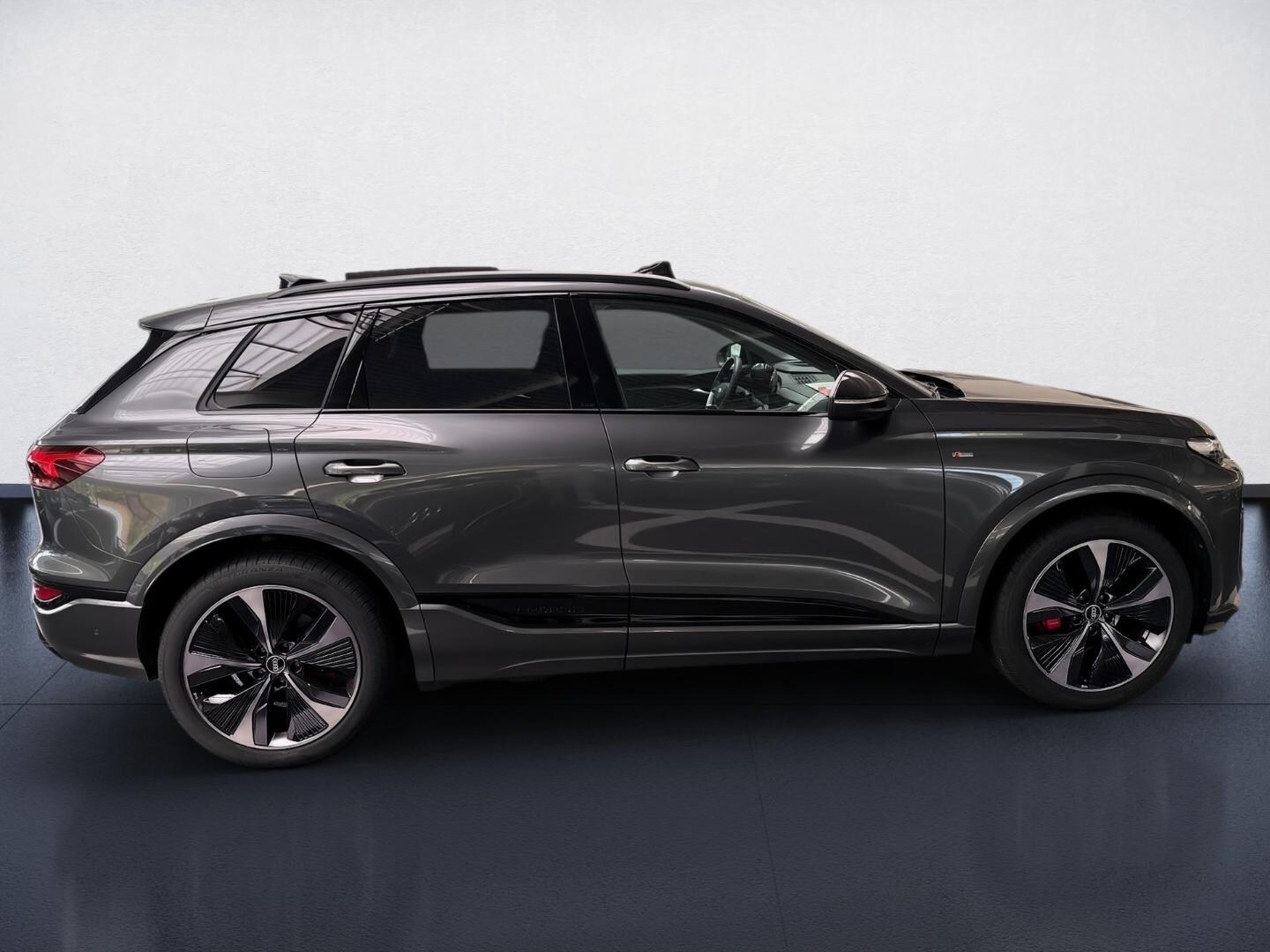 Bild über Audi Q6 SUV e-tron e-tron performance - für weitere Informationen kontaktieren Sie den Audi Partner