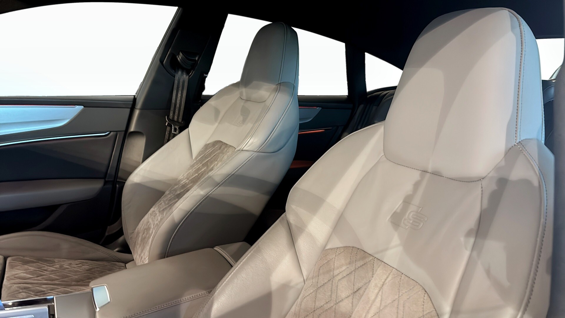 Bild som visar&nbsp;Audi S7 Sportback&nbsp;S7 Sportback TDI 349 hk tiptronic - för mer information kontakta din Audi Partner