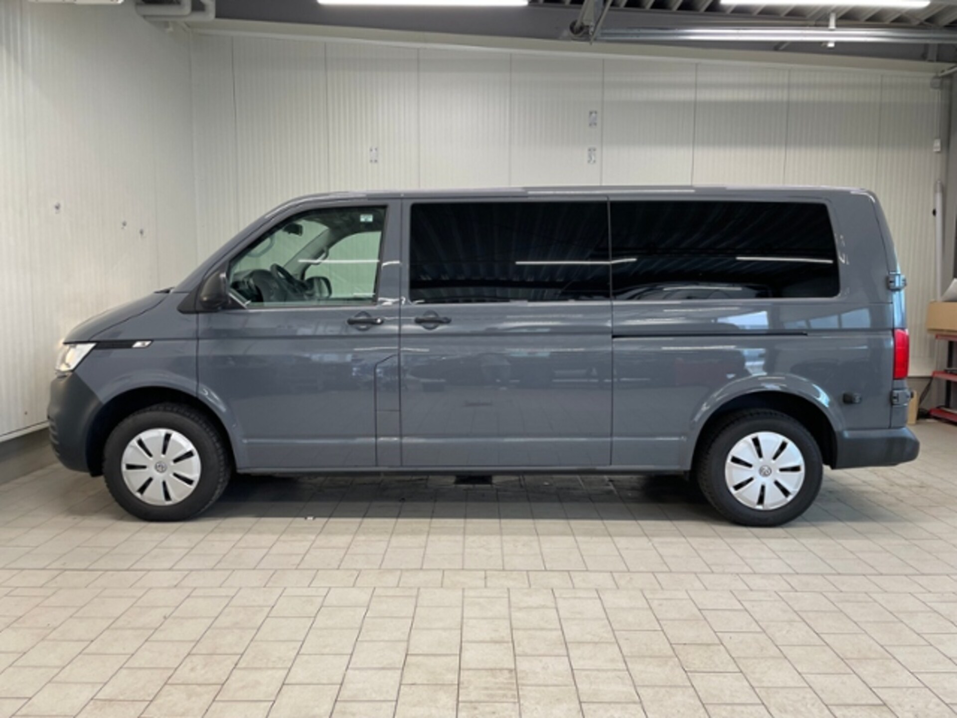 Volkswagen T6.1 Transporter Kombi langer Radstand