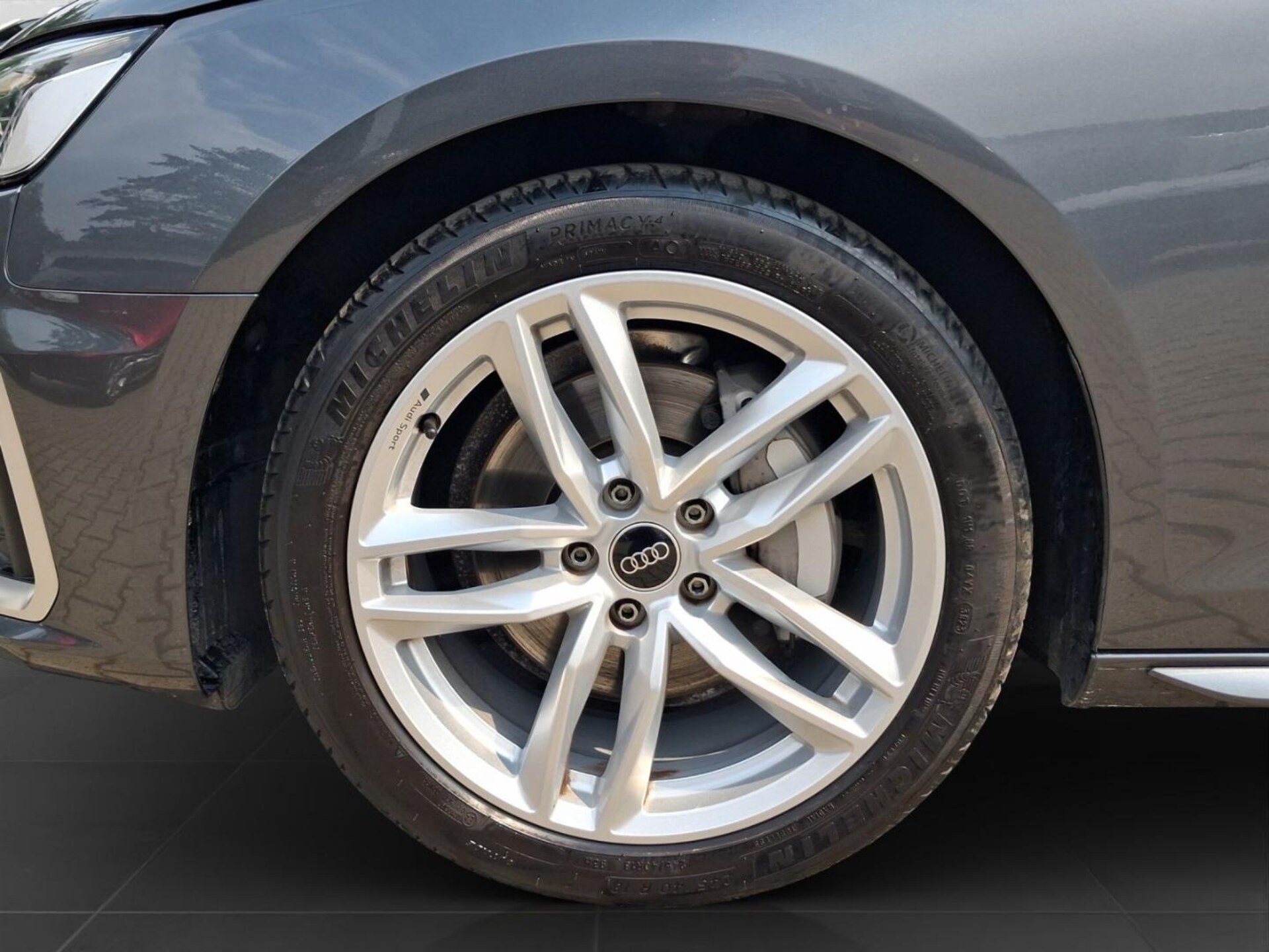 Audi A4 Avant S line
