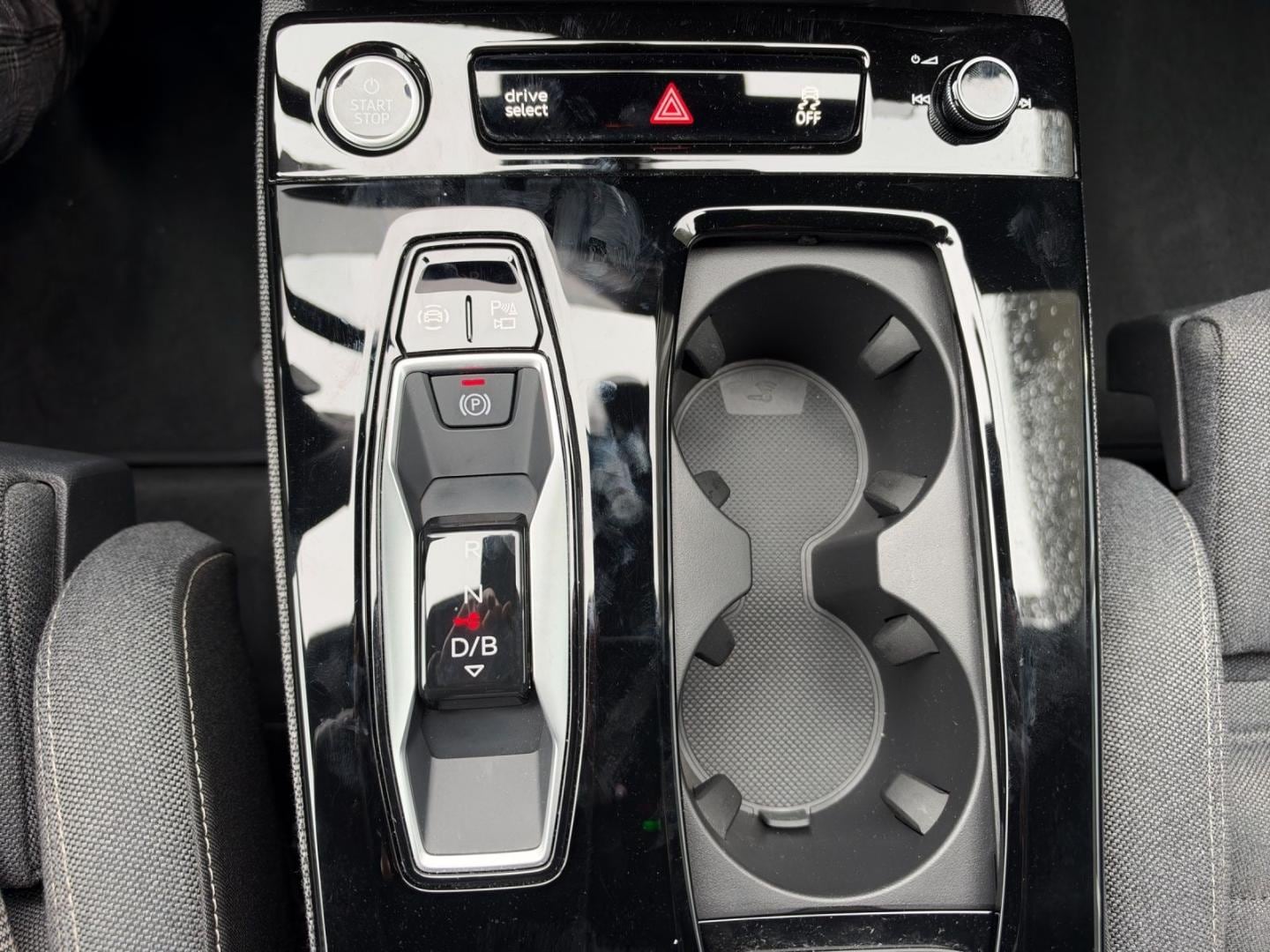 Bild über Audi A6 Avant e-tron e-tron performance - für weitere Informationen kontaktieren Sie den Audi Partner