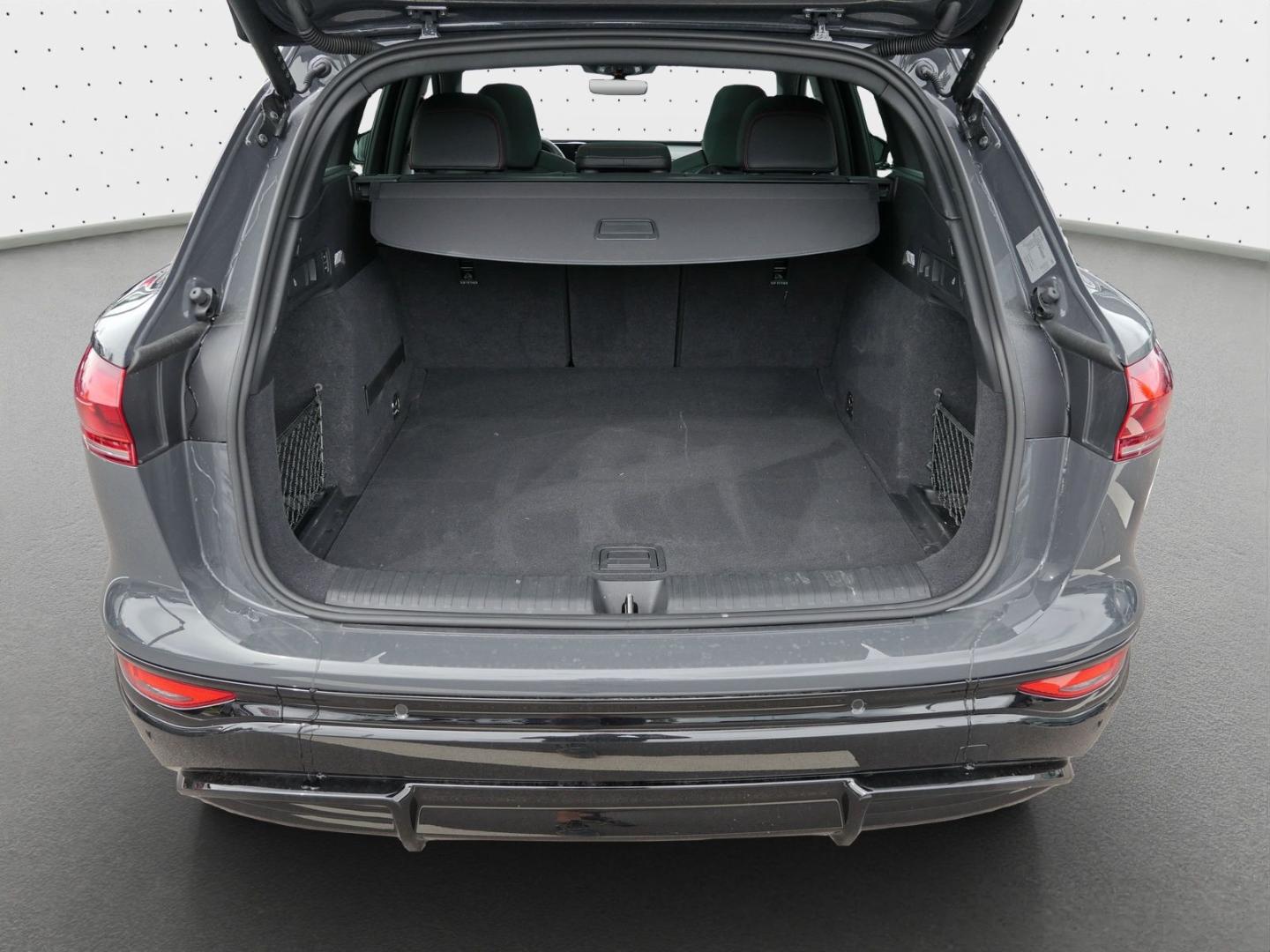 Image about Audi Q6 SUV e-tron 55 e-tron quattro 285 kW