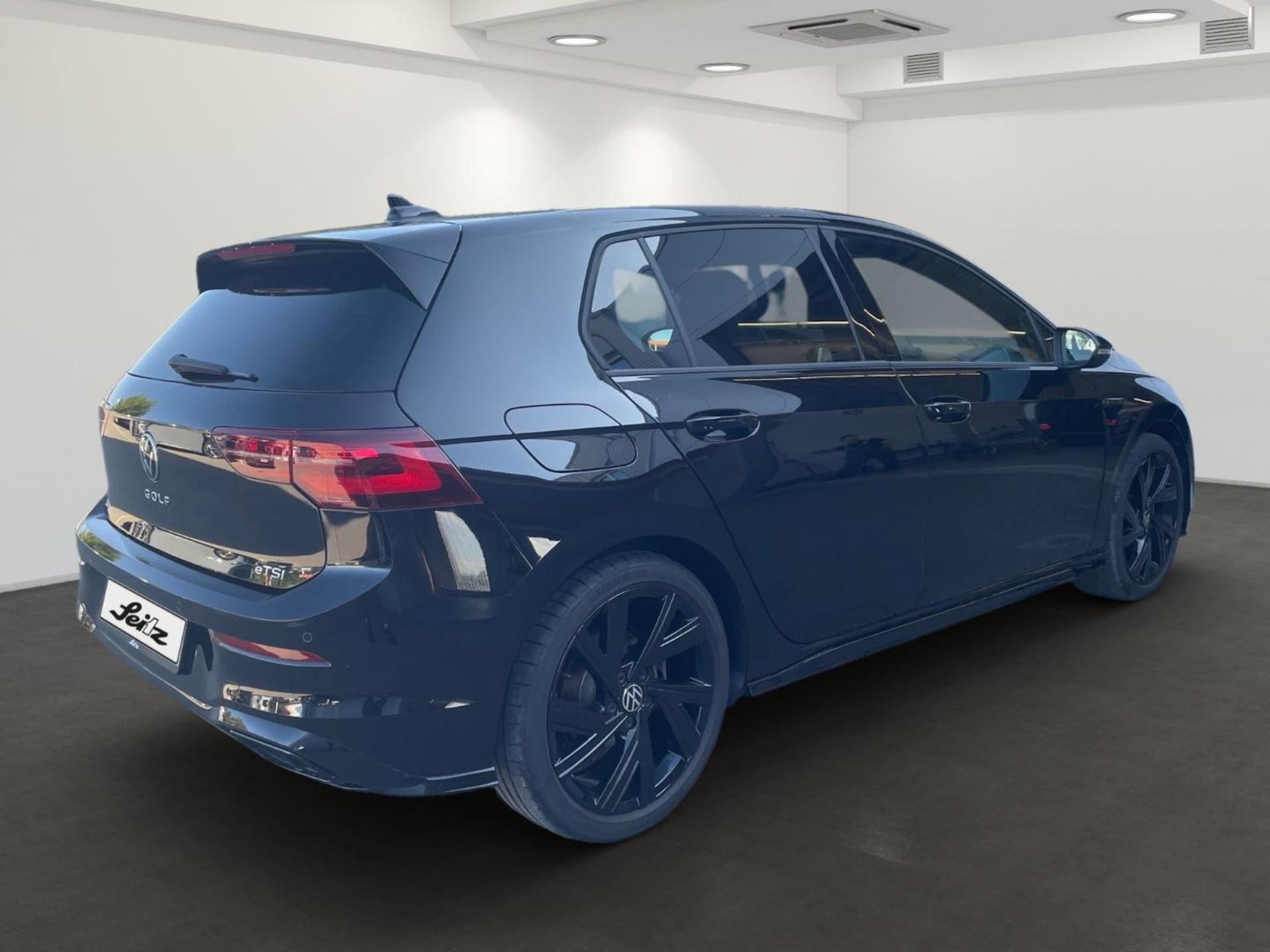 Volkswagen Golf R-Line