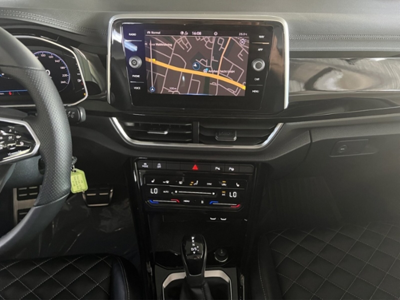Volkswagen T-Roc Cabriolet – Bild 10