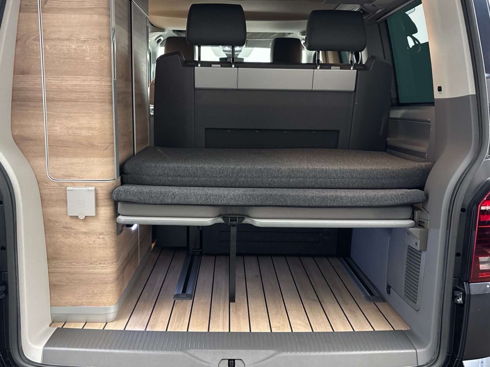 Volkswagen T6.1 California – Bild 13