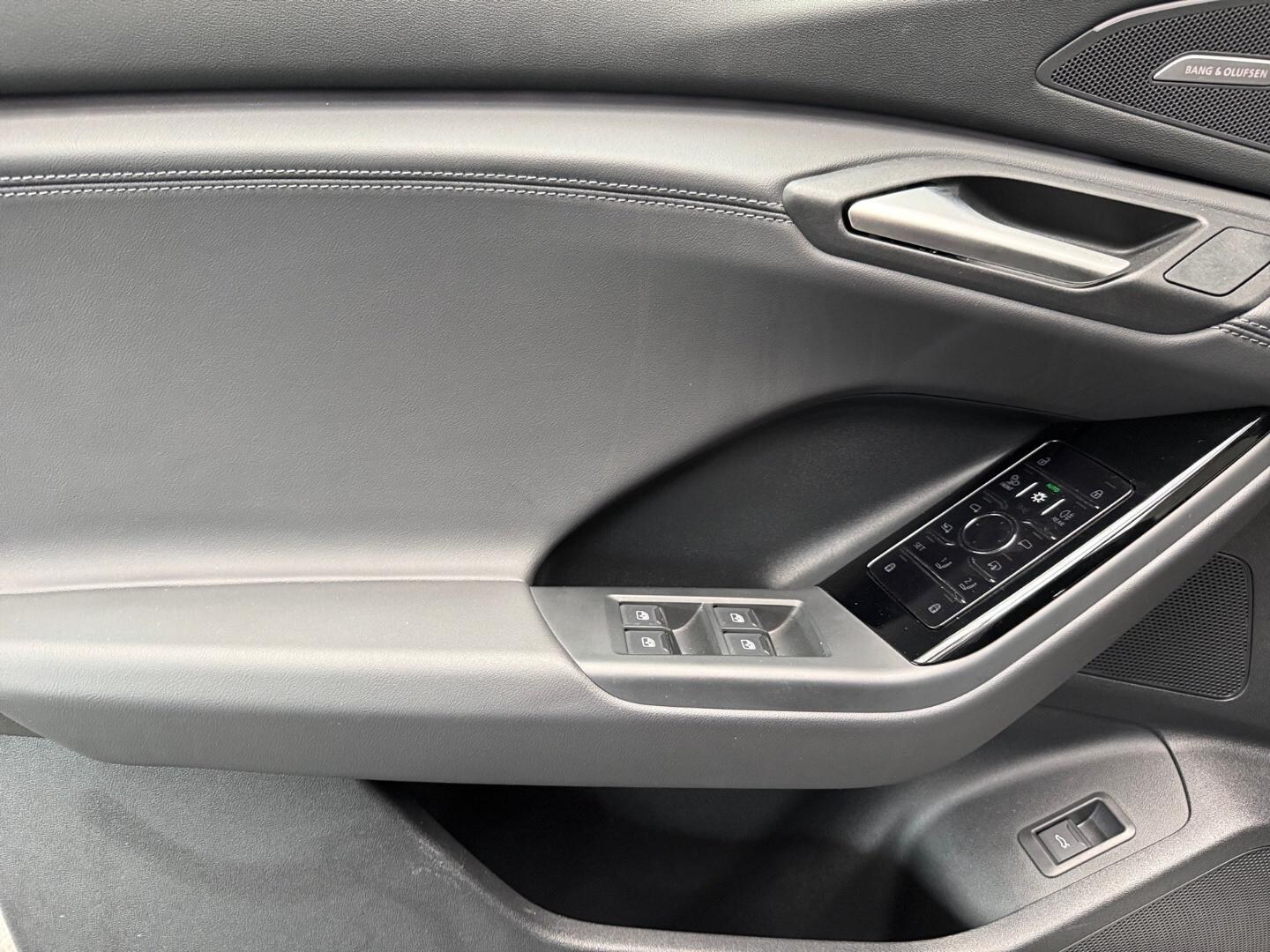 Bild über Audi Q6 SUV e-tron e-tron performance - für weitere Informationen kontaktieren Sie den Audi Partner