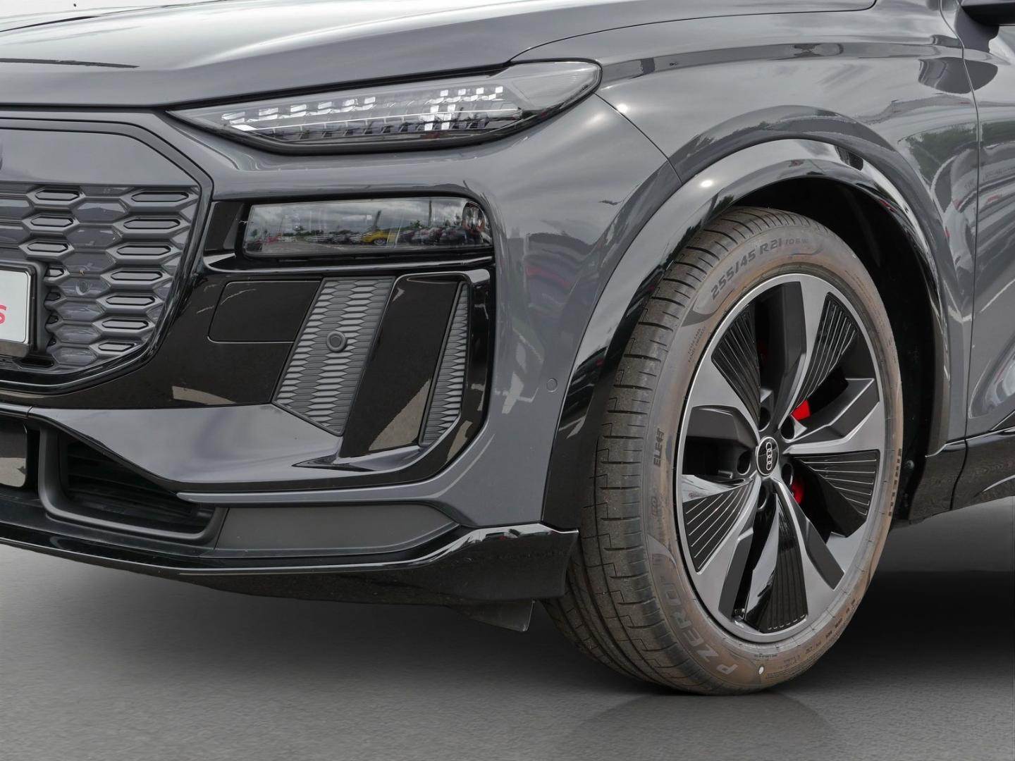Image about Audi Q6 SUV e-tron 55 e-tron quattro 285 kW