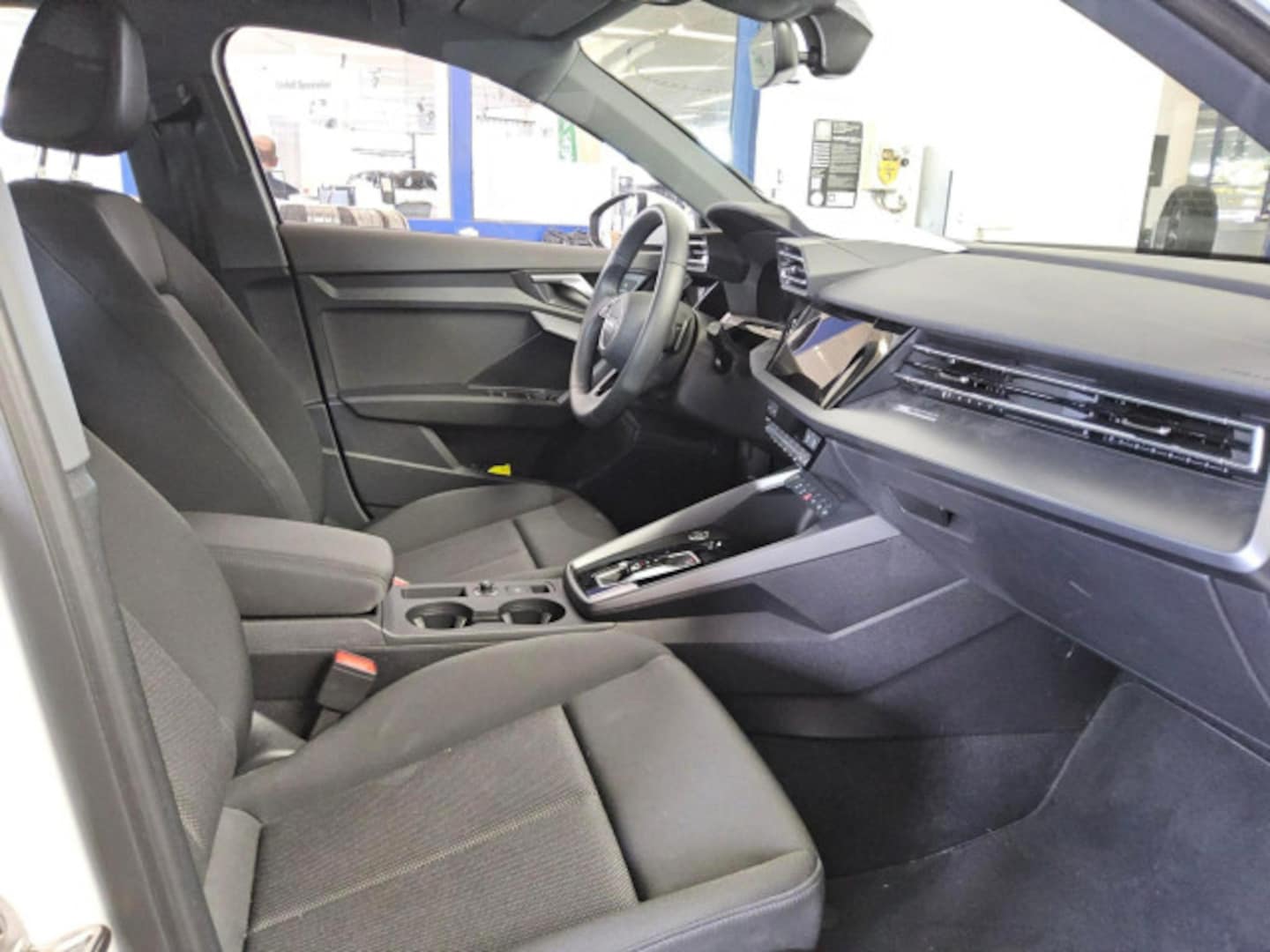 Bild über Audi A3 Sportback 35 TDI S tronic - für weitere Informationen kontaktieren Sie den Audi Partner