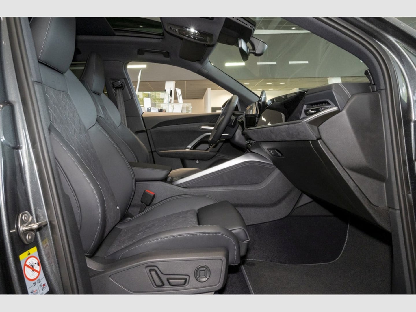 Bild über Audi Q5 SUV TDI quattro 220 kW S tronic - für weitere Informationen kontaktieren Sie den Audi Partner