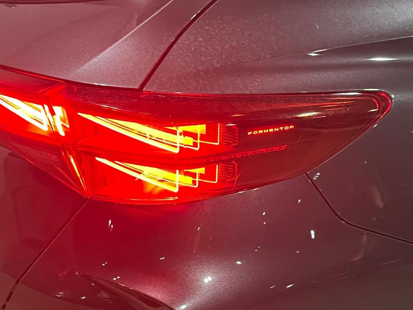 CUPRA Formentor 1.5 eTSI DSG 110 kW (150 CV) — photo 11