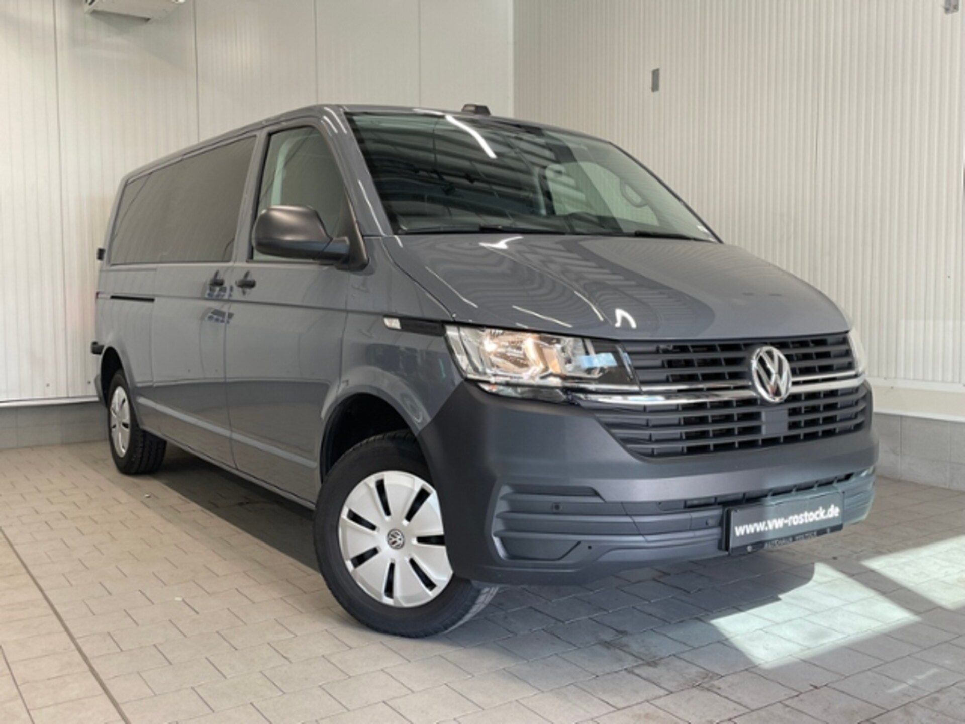 Volkswagen T6.1 Transporter Kombi langer Radstand