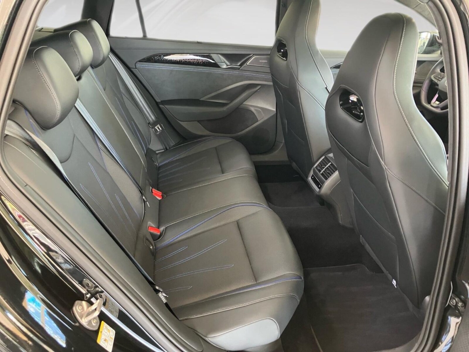 Volkswagen Passat – Bild 10