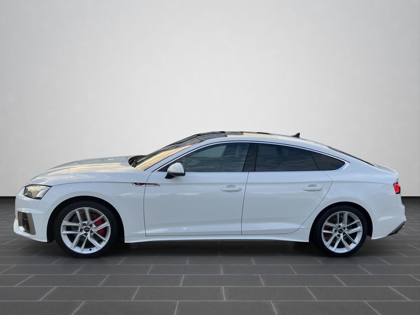 Bild über Audi A5 Sportback S line business 40 TFSI S tronic - für weitere Informationen kontaktieren Sie den Audi Partner