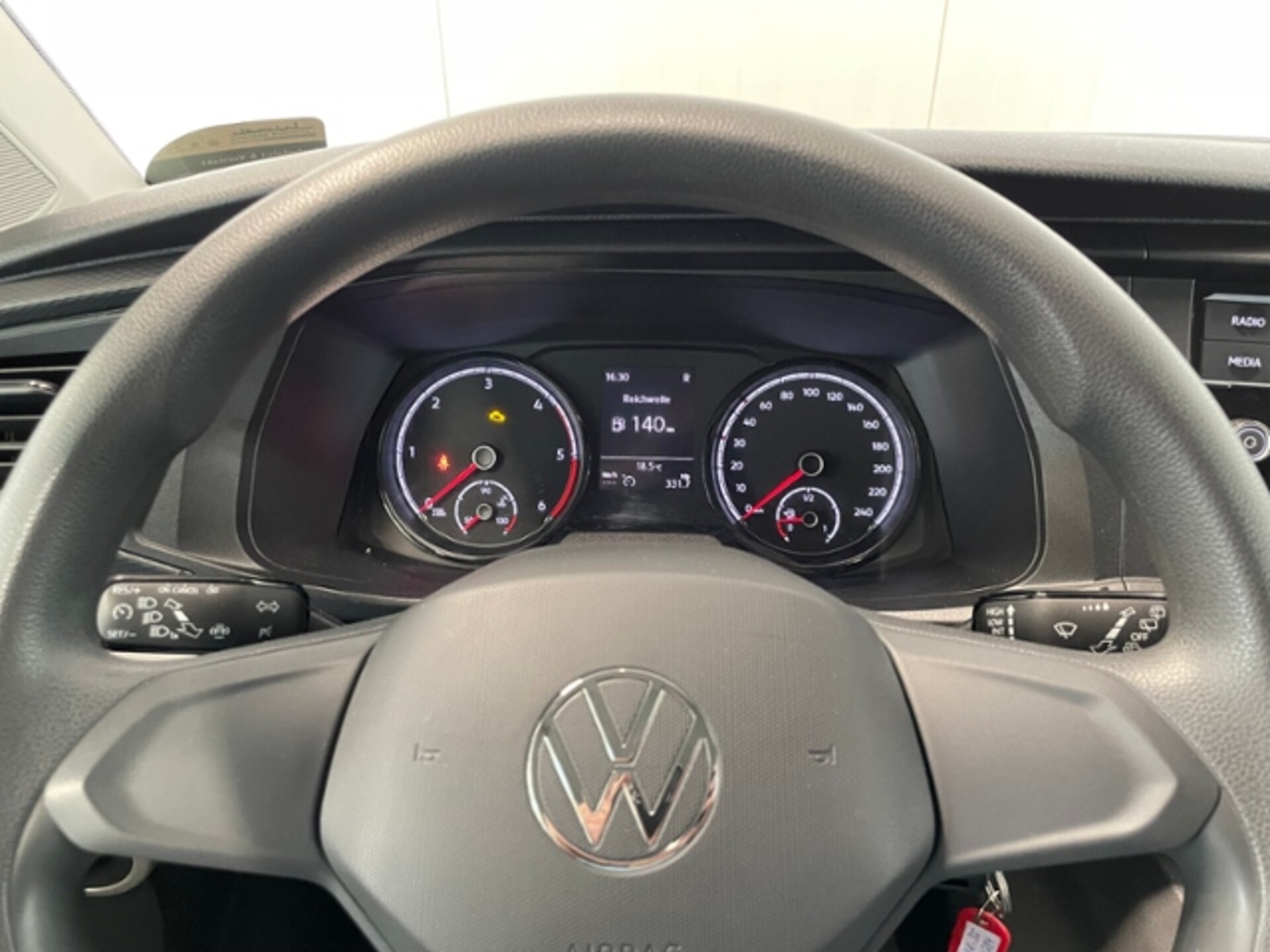 Volkswagen T6.1 Transporter Kombi langer Radstand