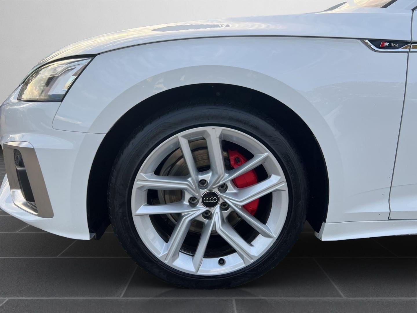 Bild über Audi A5 Sportback S line business 40 TFSI S tronic - für weitere Informationen kontaktieren Sie den Audi Partner