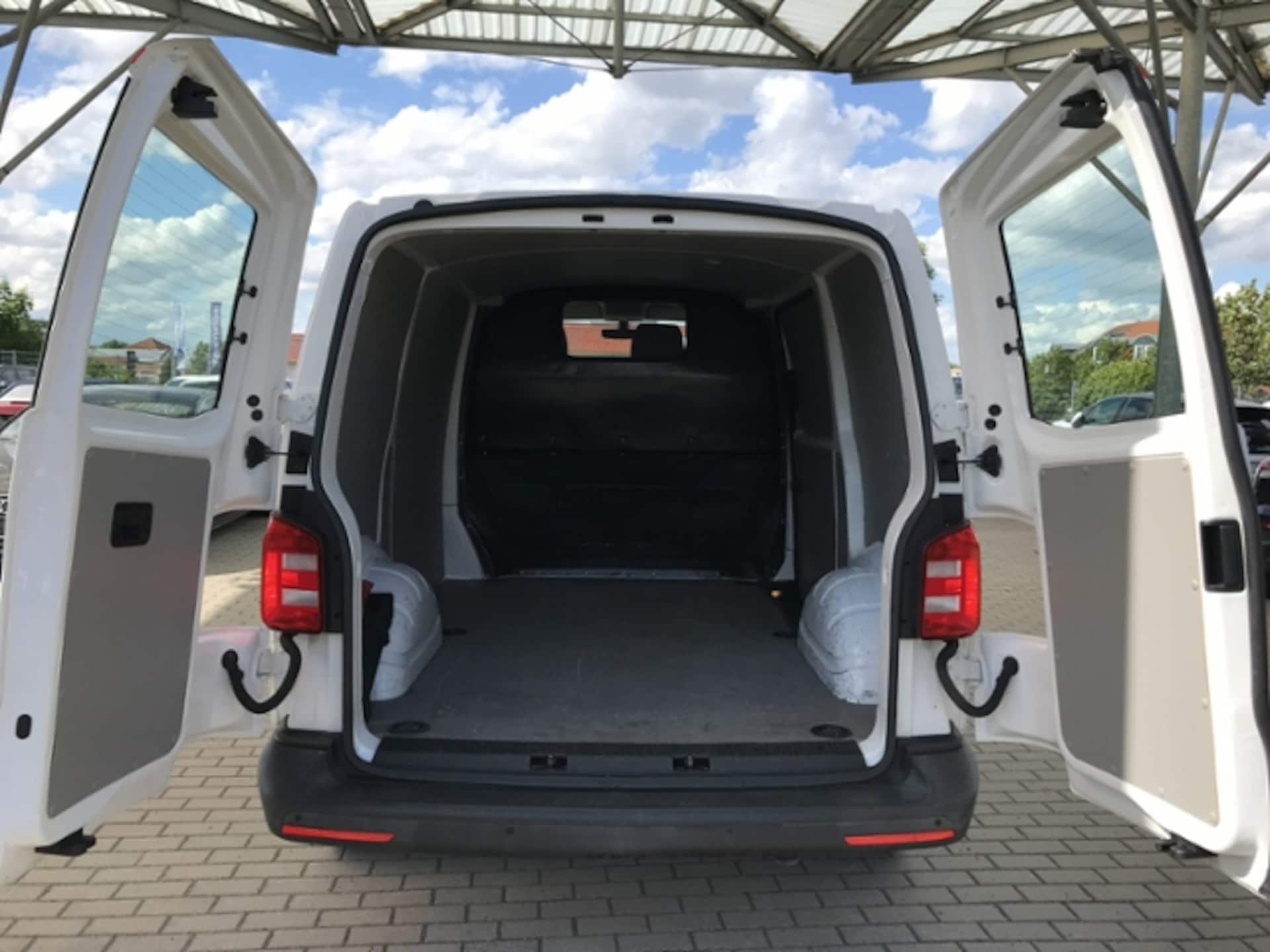Volkswagen T6 Transporter Kasten kurzer Radstand