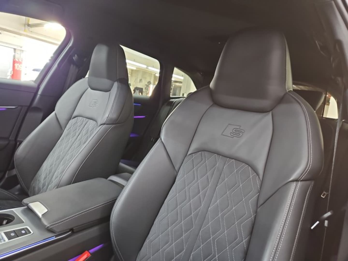 Bild über Audi S6 Avant TDI quattro tiptronic - für weitere Informationen kontaktieren Sie den Audi Partner