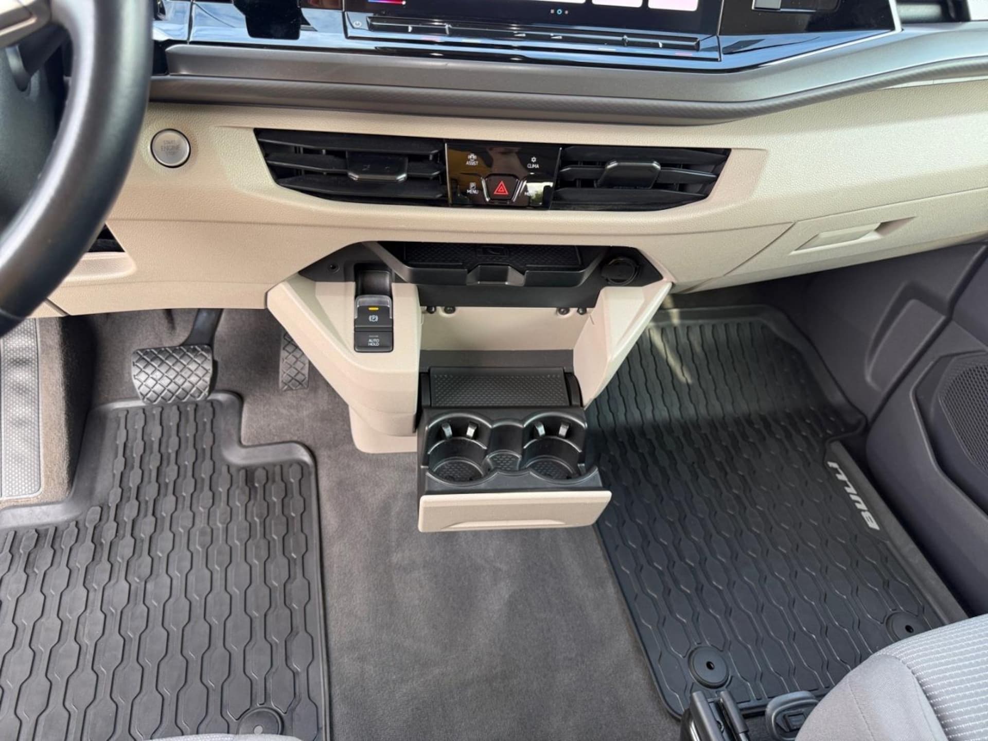 Volkswagen Multivan Langversion Basis-Modell