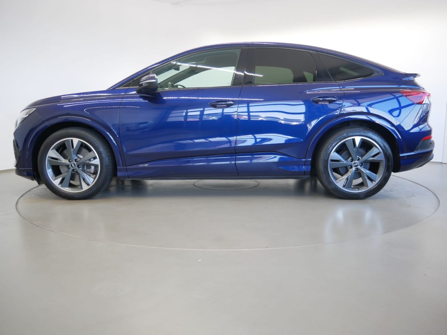 Bild über Audi Q4 Sportback e-tron 40 e-tron - für weitere Informationen kontaktieren Sie den Audi Partner