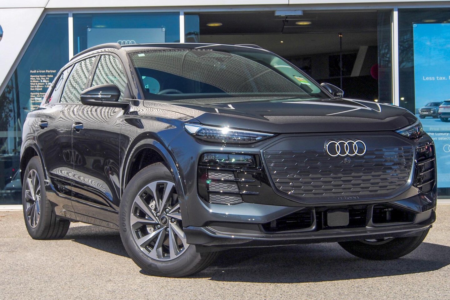 Image about Audi Q6 SUV e-tron e-tron