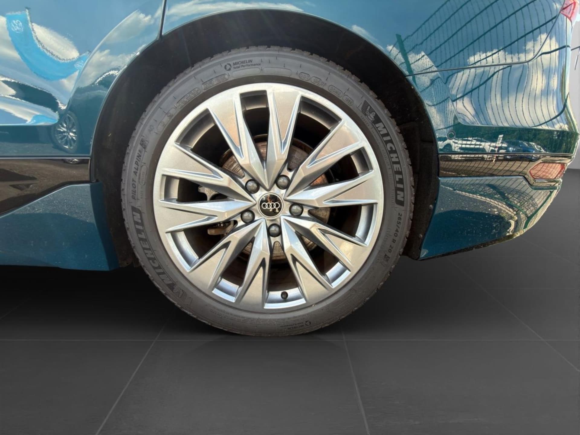 Audi A6 Avant e-tron edition one