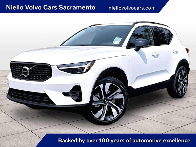 2025 Volvo XC40