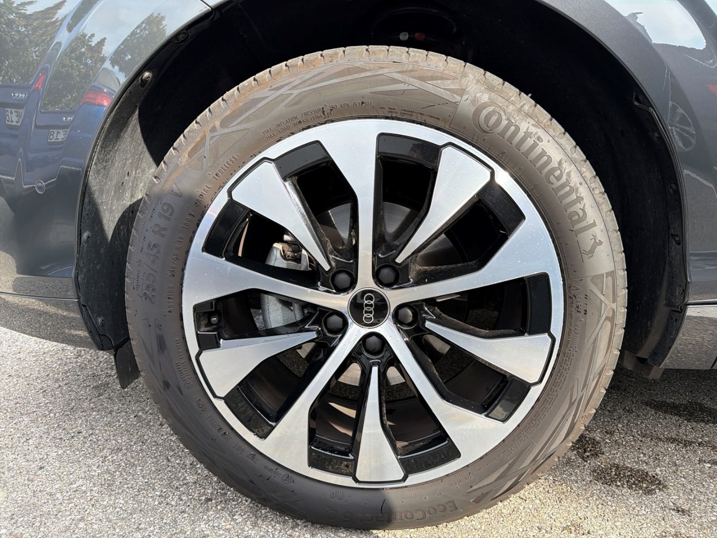 Bild über Audi Q3 SUV TFSI 110 kW S tronic - für weitere Informationen kontaktieren Sie den Audi Partner