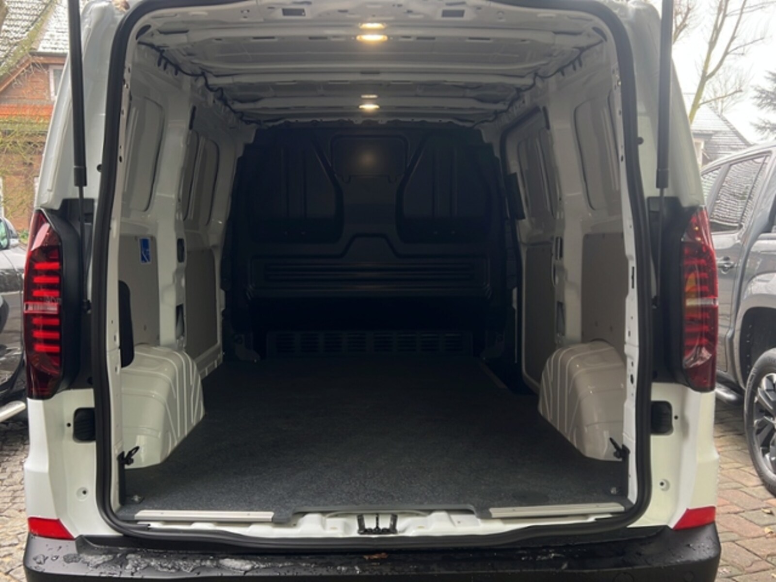 Volkswagen Transporter Kasten kurzer Radstand – Bild 24