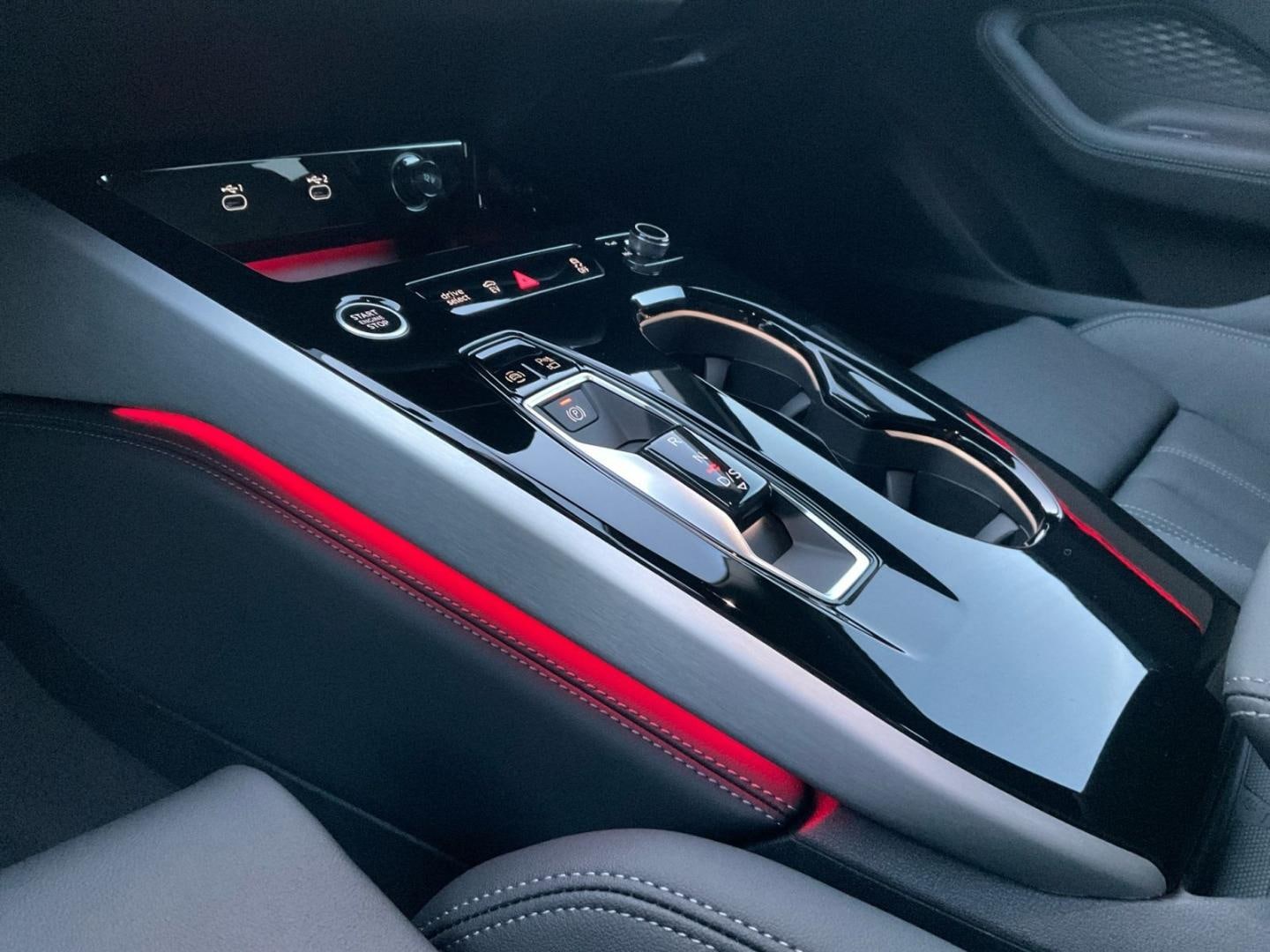 Bild über Audi A5 Avant e-hybrid e-hybrid quattro 220 kW S tronic - für weitere Informationen kontaktieren Sie den Audi Partner