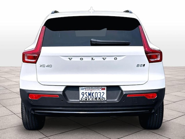 2025 Volvo XC40