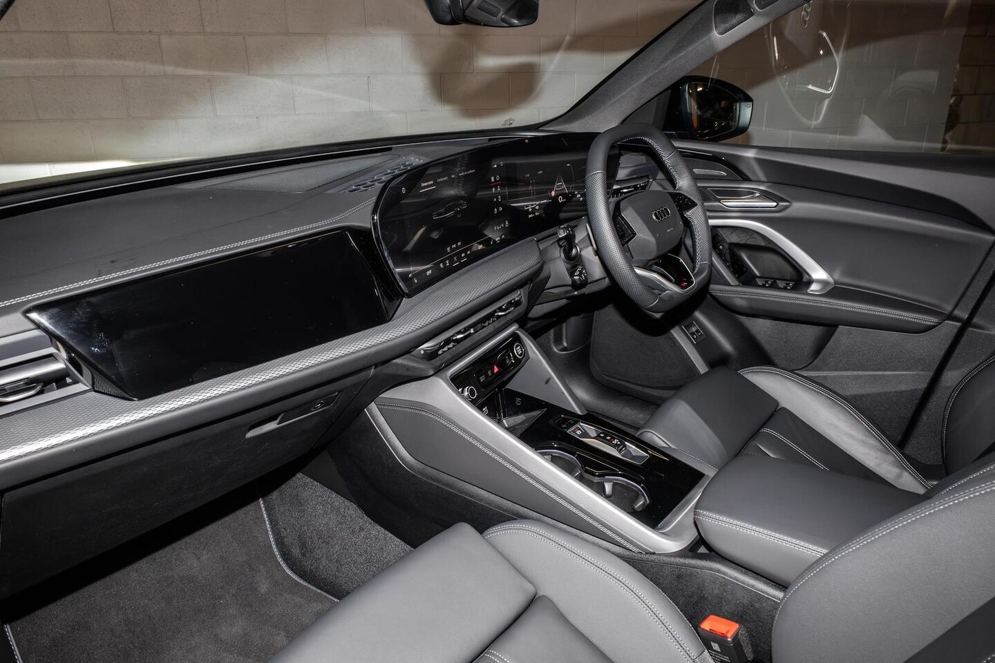 Image about Audi Q5 SUV e-hybrid quattro S tronic