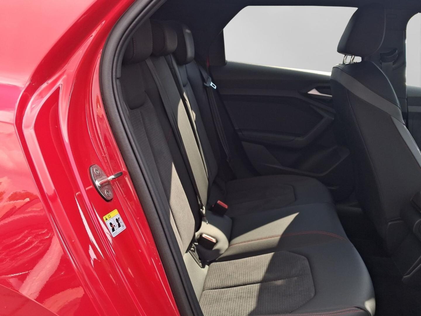 Bild über Audi A1 Sportback advanced 30 TFSI S tronic - für weitere Informationen kontaktieren Sie den Audi Partner